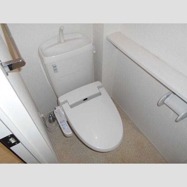 マ・メゾン 同物件別部屋写真です。