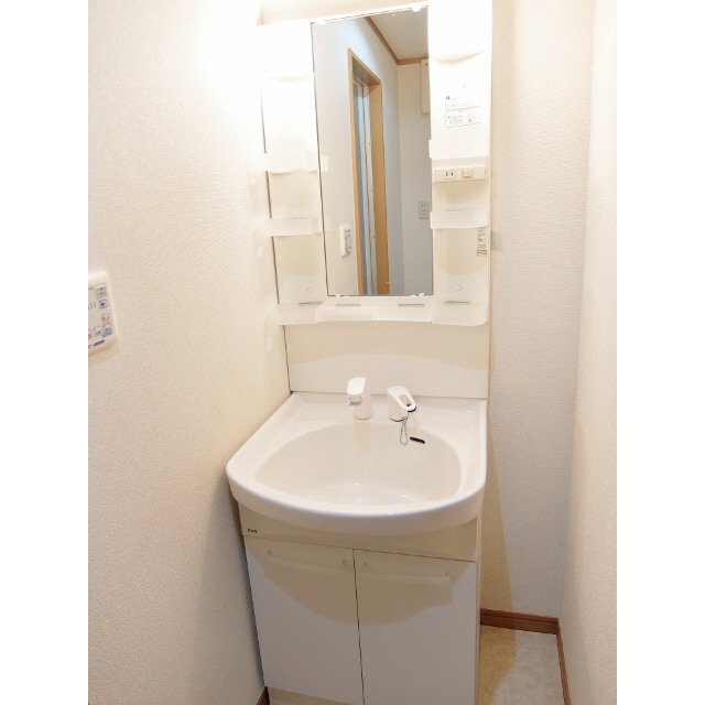 アンプルール 彩華 内観