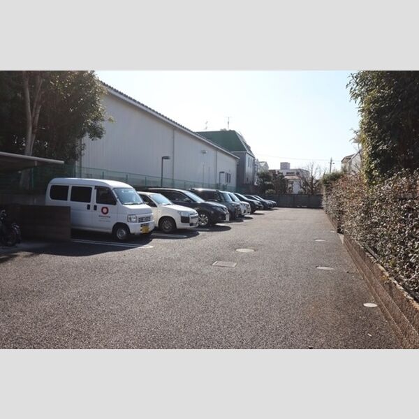 リビングタウン南花島　B201号室 駐車場