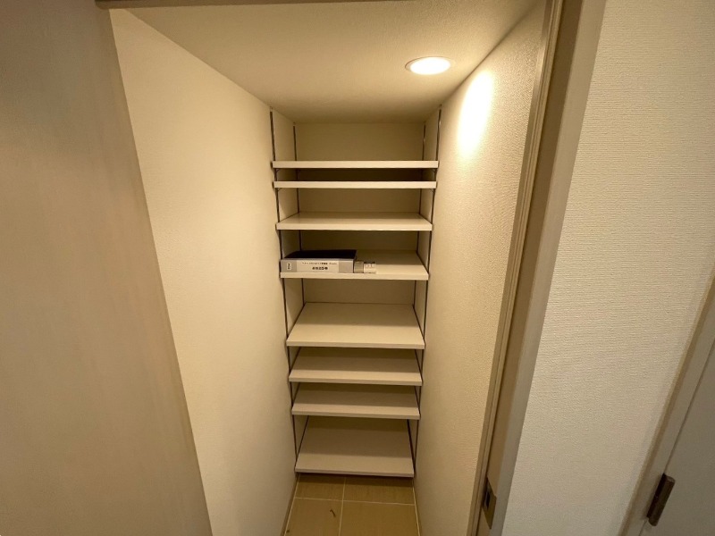 TFレジデンス川崎殿町WEST 下足入れ
