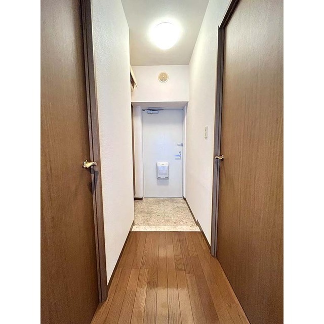 フルールポワール向ヶ丘302号室 玄関