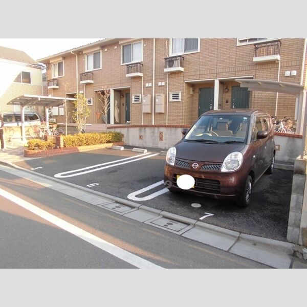 シャトル・アイ 駐車場