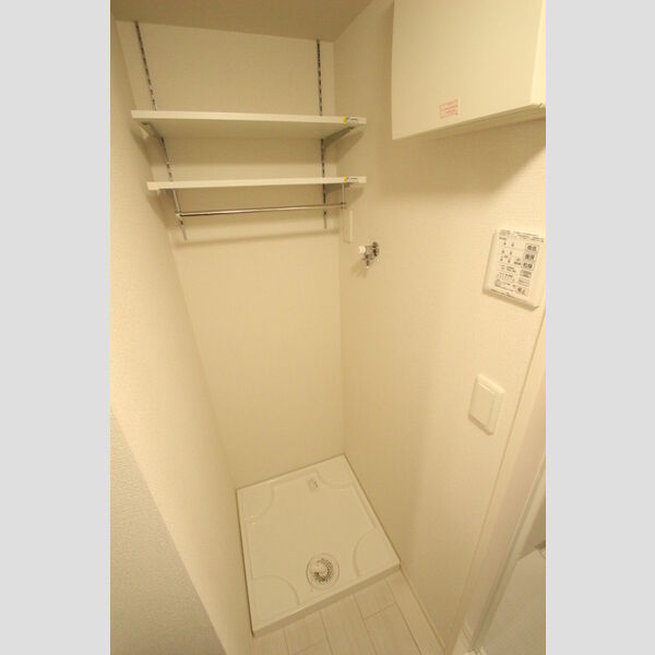 ・　コンティニュエ302号室 室内洗濯機置き場