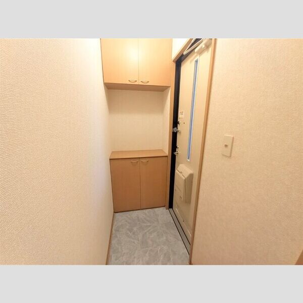 コートヴィレッジ 玄関