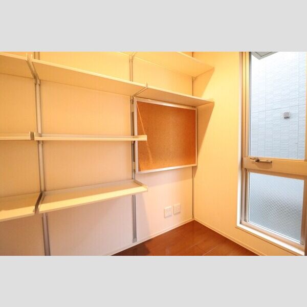 リバーサイドヴィラ　ハピネス サービスルーム