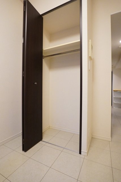 ＲＥＶ　ＲＥＦＡＹＳ－ＭＡＮＡ クローゼット