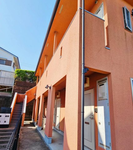 プランシュ日吉101号室 陽当たり良好で快適なエントランス