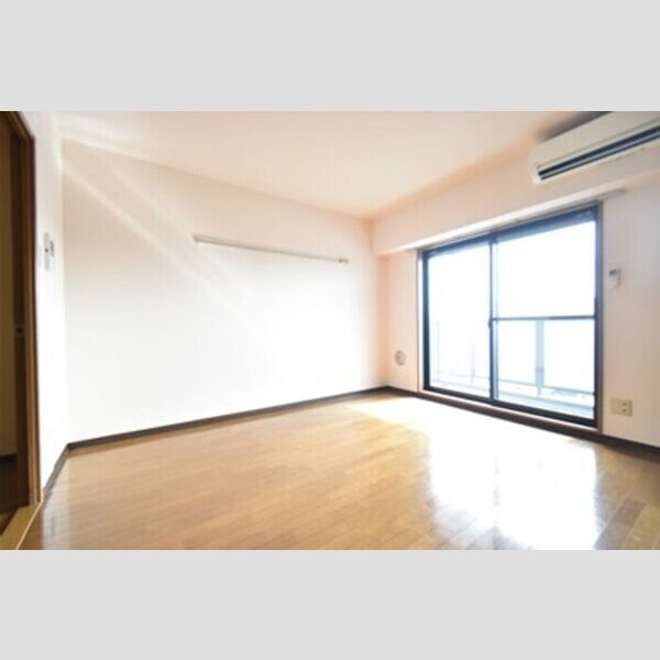 リビングタウン厚木301号室 居室