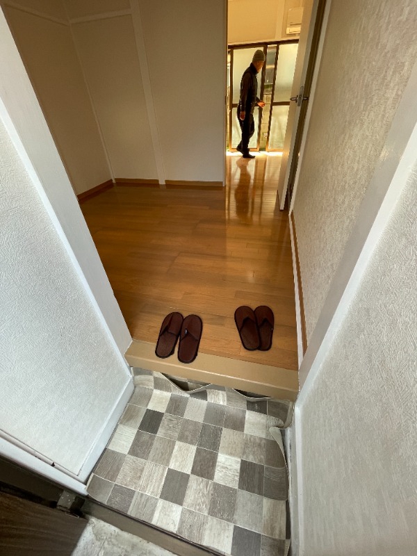 小豆沢4丁目戸建 玄関