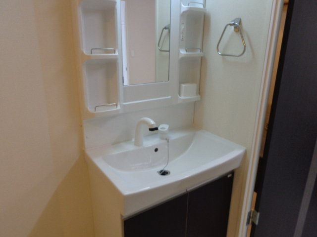 オネスティ桜ヶ丘 洗髪洗面化粧台