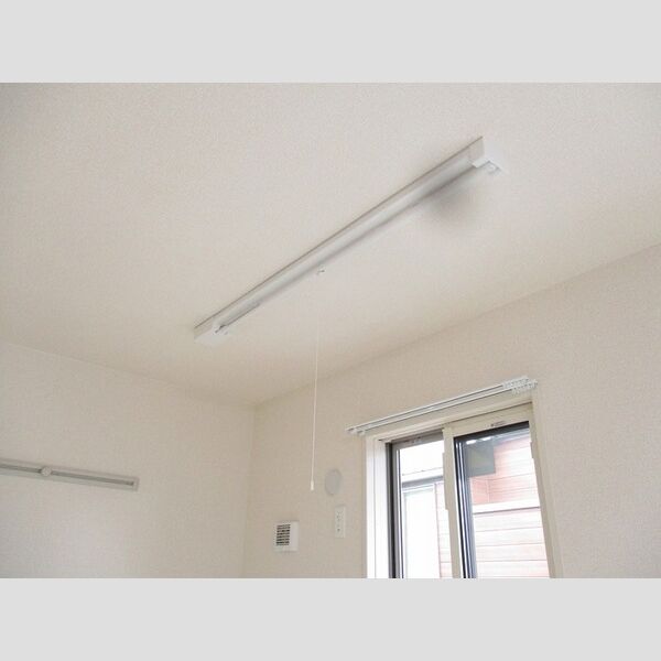 エトワールリビング201号室 室内物干し