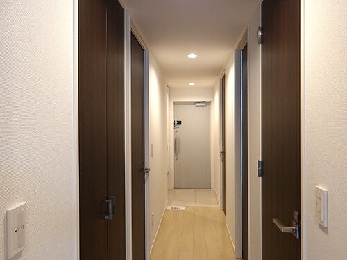 ポレスター大宮桜木町 玄関　※2025年2月の写真
