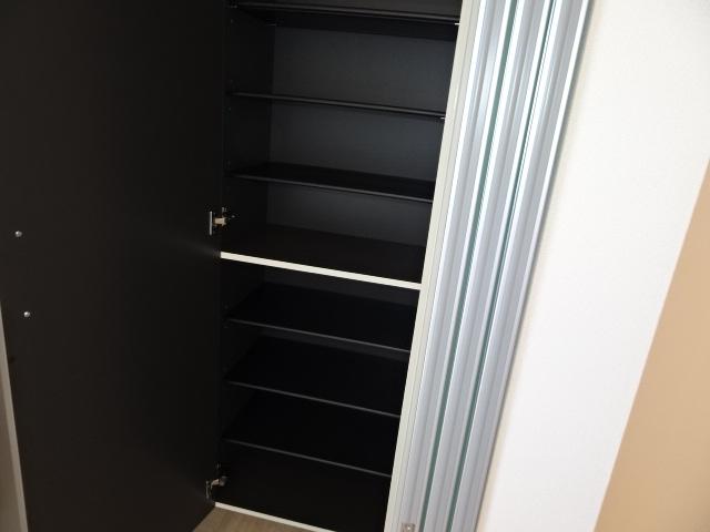 ラピスラズリ102号室 下駄箱