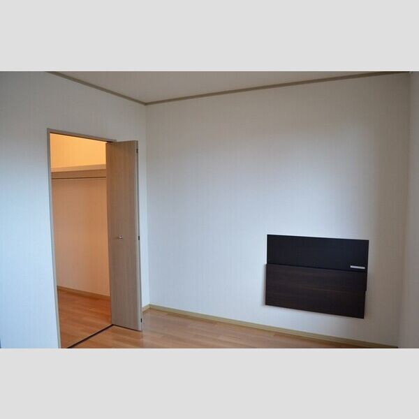 メゾンドォ渕谷　ABB301号室 同建物別部屋の参考画像