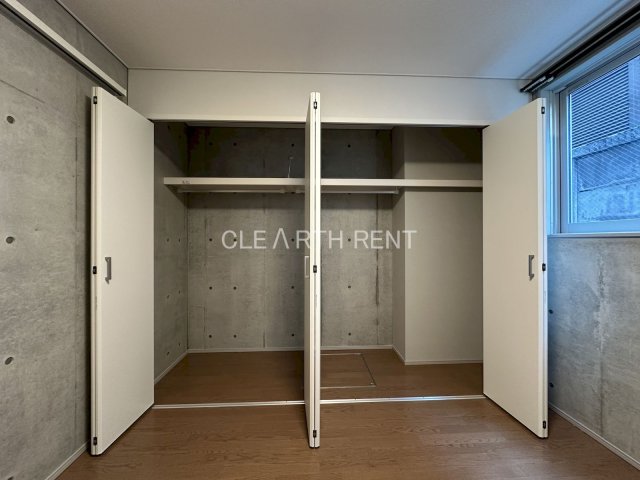 ルミナス池袋本町1階 収納力のあるクローゼットが魅力的