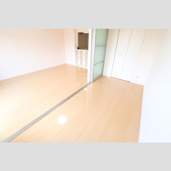 プルメリア103号室 洋室