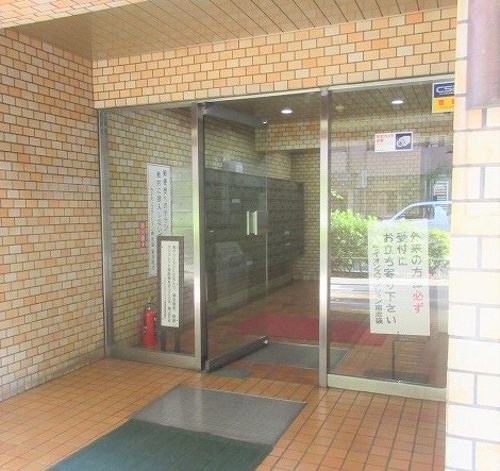 ライオンズマンション南池袋9階 エントランス　別角度　※前回募集時2022年11月の写真