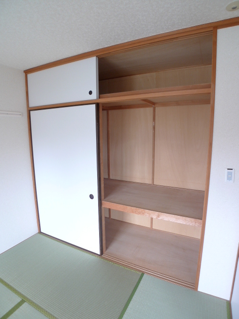 グランシャリオ誠治館 収納