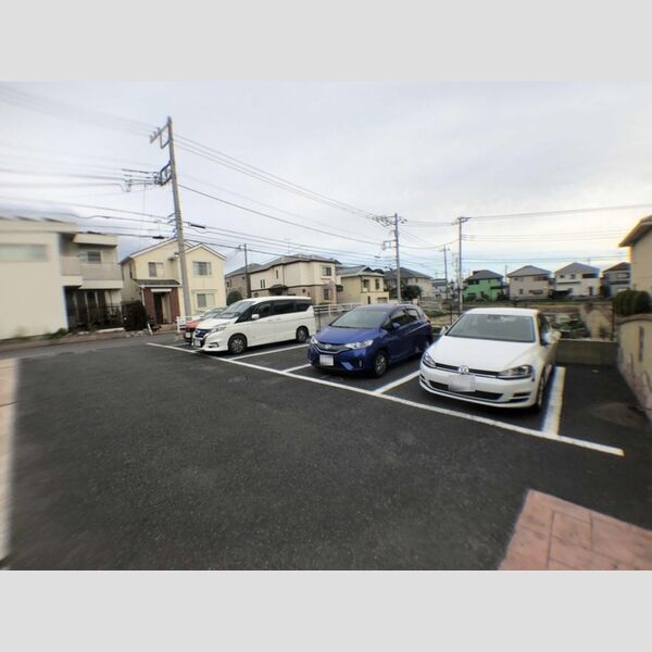 クレール津田沼202号室 駐車場