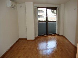 ＧＲＡＣＥ　ＣＯＵＲＴ　　303号室 洋室