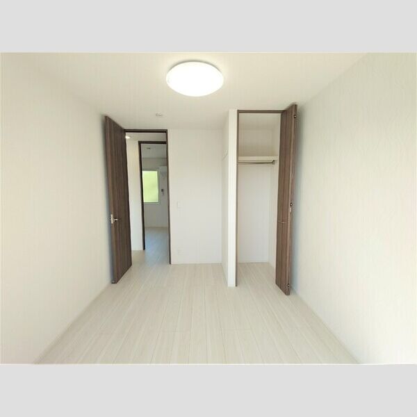 セントラルコートⅡ102号室 洋室5.5帖(別角度)