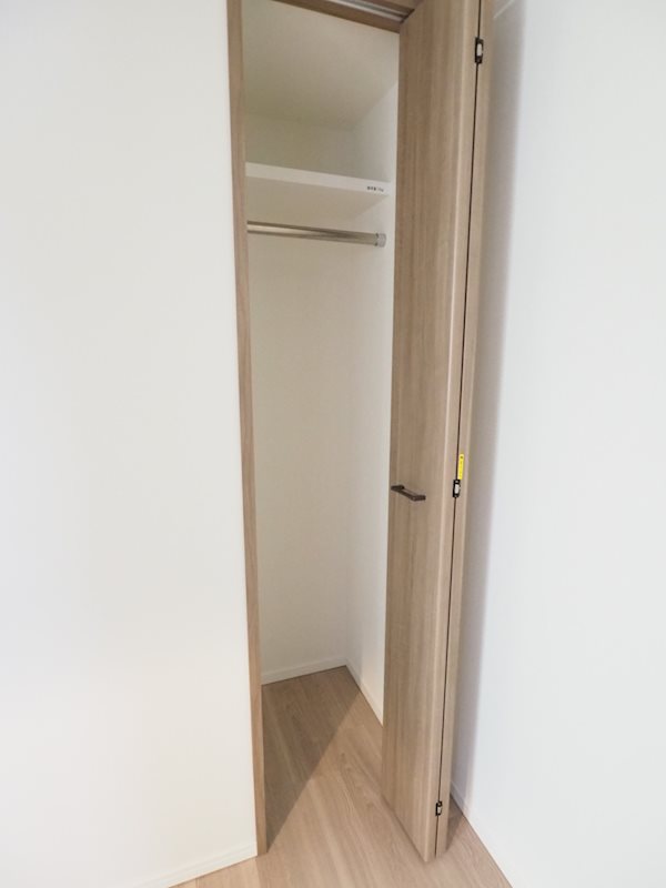 レジディア中目黒Ⅲ2階 収納