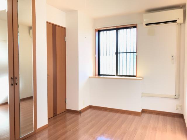 クレメント駒木Ｃ 洋室