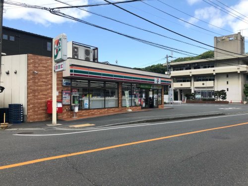 鎌倉市大船6丁目戸建 【コンビニエンスストア】セブンイレブン 鎌倉大船6丁目店まで321ｍ
