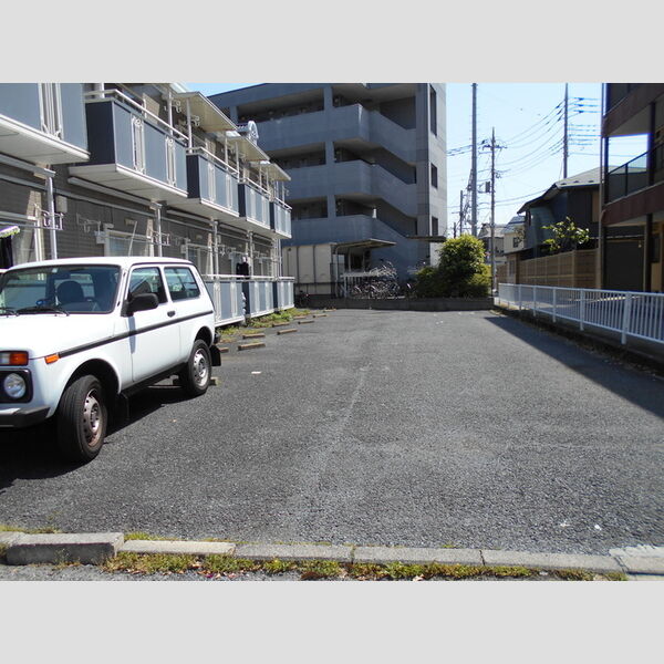 エスポワール宇原 駐車場