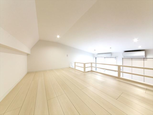 ＣＲＥＡ リビング