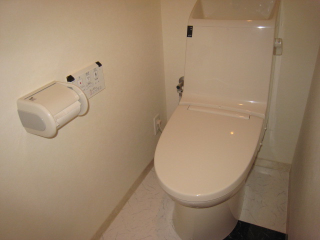 Ａｒｔ　Ｇａｒｄｅｎ　ＹＯＫＯＨＡＭＡ0109号室 トイレ