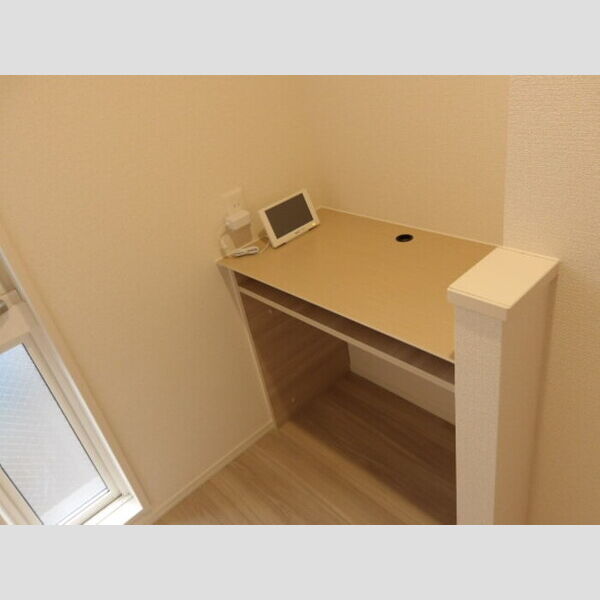 Cradle(クレイドル)303号室 ワークデスク