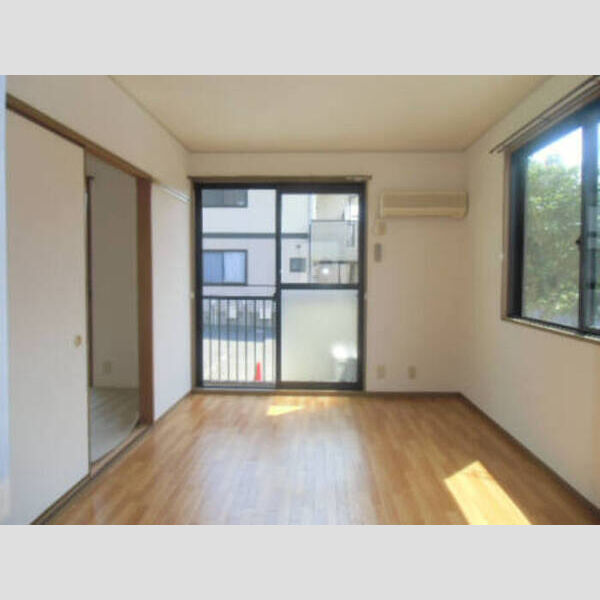 ヴィラフォーレ　C 102(洋室)