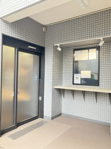 プライムアーバン千歳烏山1階 掲示板