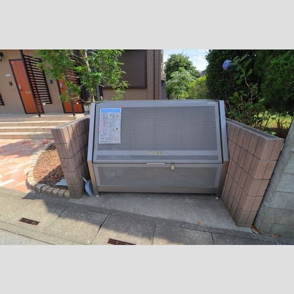 Bogor Residence302号室 ゴミストッカー