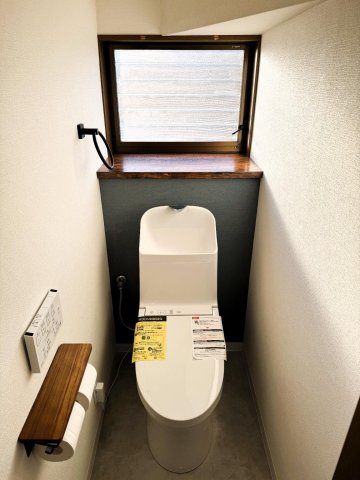 柏市みどり台 戸建 ◆ 新品のトイレに交換済み。ウォシュレット機能あり。