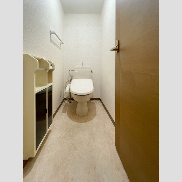 エクセル八雲台101号室 温水便座付のトイレ