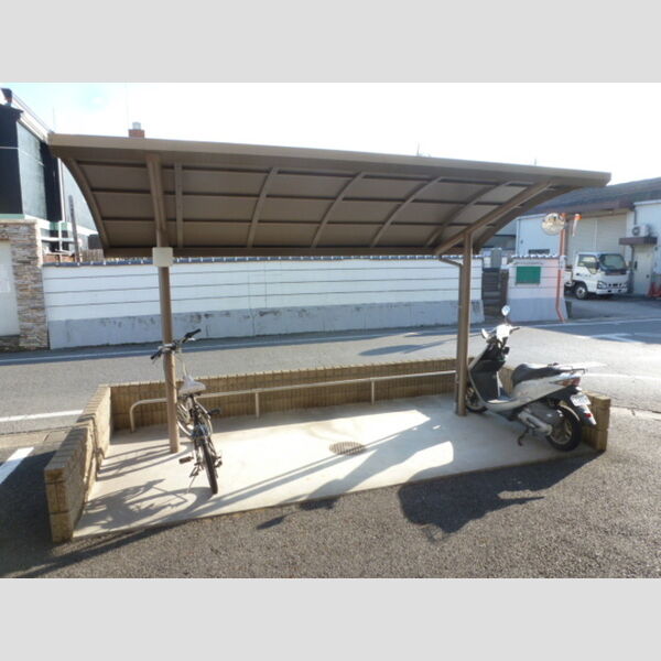 ラ・プランタン 駐輪場