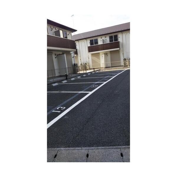 サンライズ飯山満 駐車場