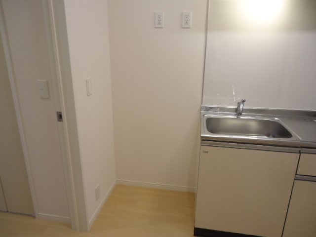 Ｐｒｅｎｄｒｅ　Ｓ（プランドールエス） 冷蔵庫置場