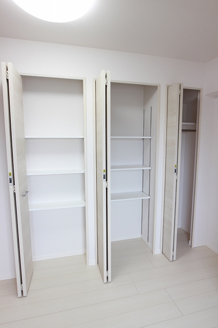 ステージファースト新宿西落合9階 収納