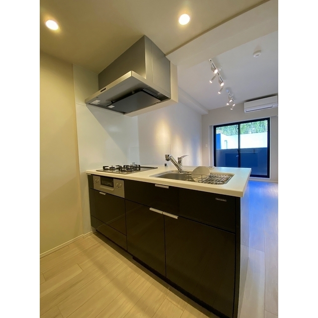 Ｌａ　Ｐｅｒｌａ　ＪｉｙｕｇａｏｋａⅡ001号室 内観