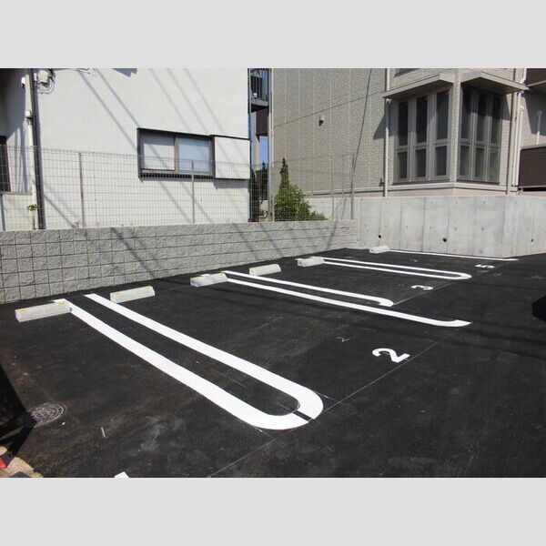 エクレール原宿 駐車場