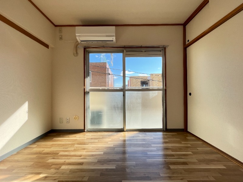 グローリア初穂久が原 リビング