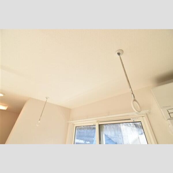 セジュール萩畠102号室 室内物干し