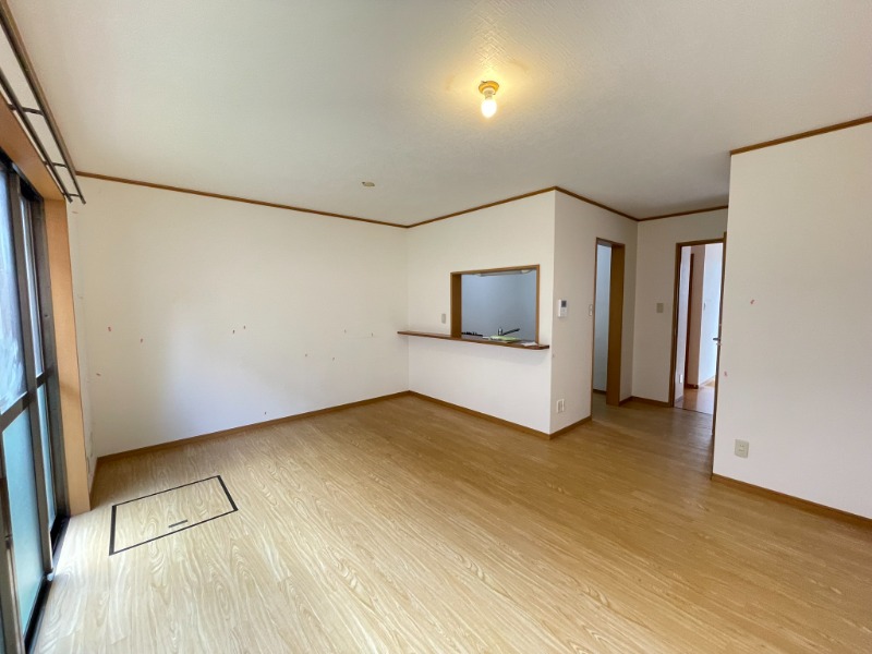 ラックフィル中川-B リビング