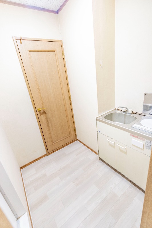 ガーデン三ケ島 内観