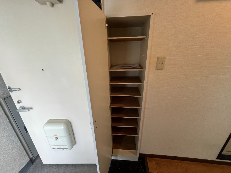 ノーブルハイム3階 靴箱