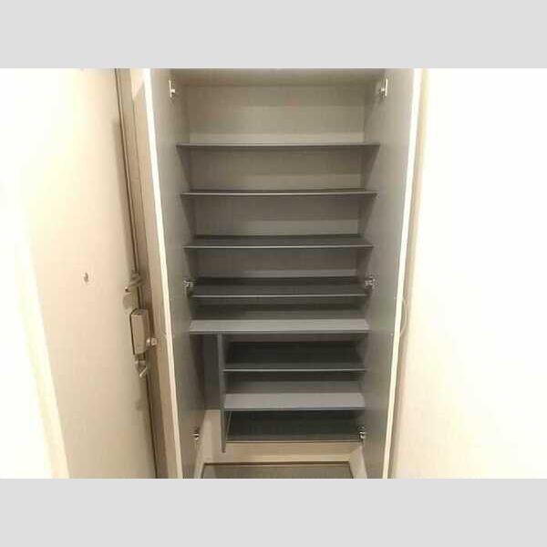 ハーベスト七番館301号室 玄関