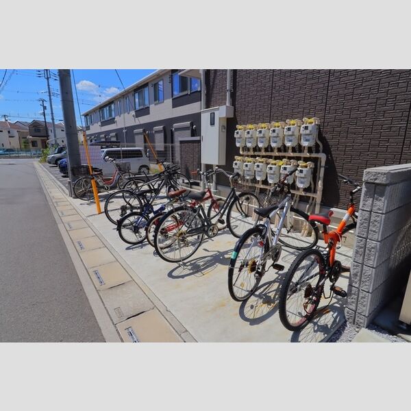 ハーヴェストWEST105号室 駐輪場